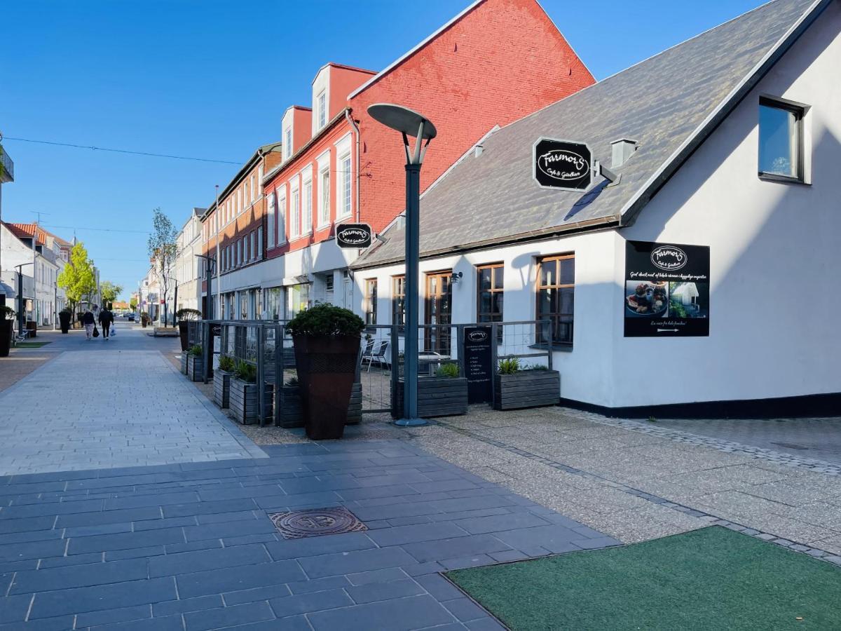Aday - Charming Apartment In The Pedestrian Street Of Frederikshavn Exteriör bild